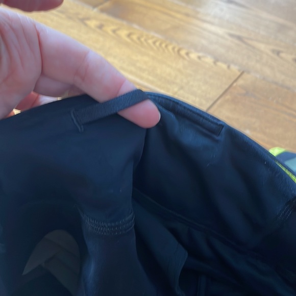 Lululemon short - Picture 5 of 6